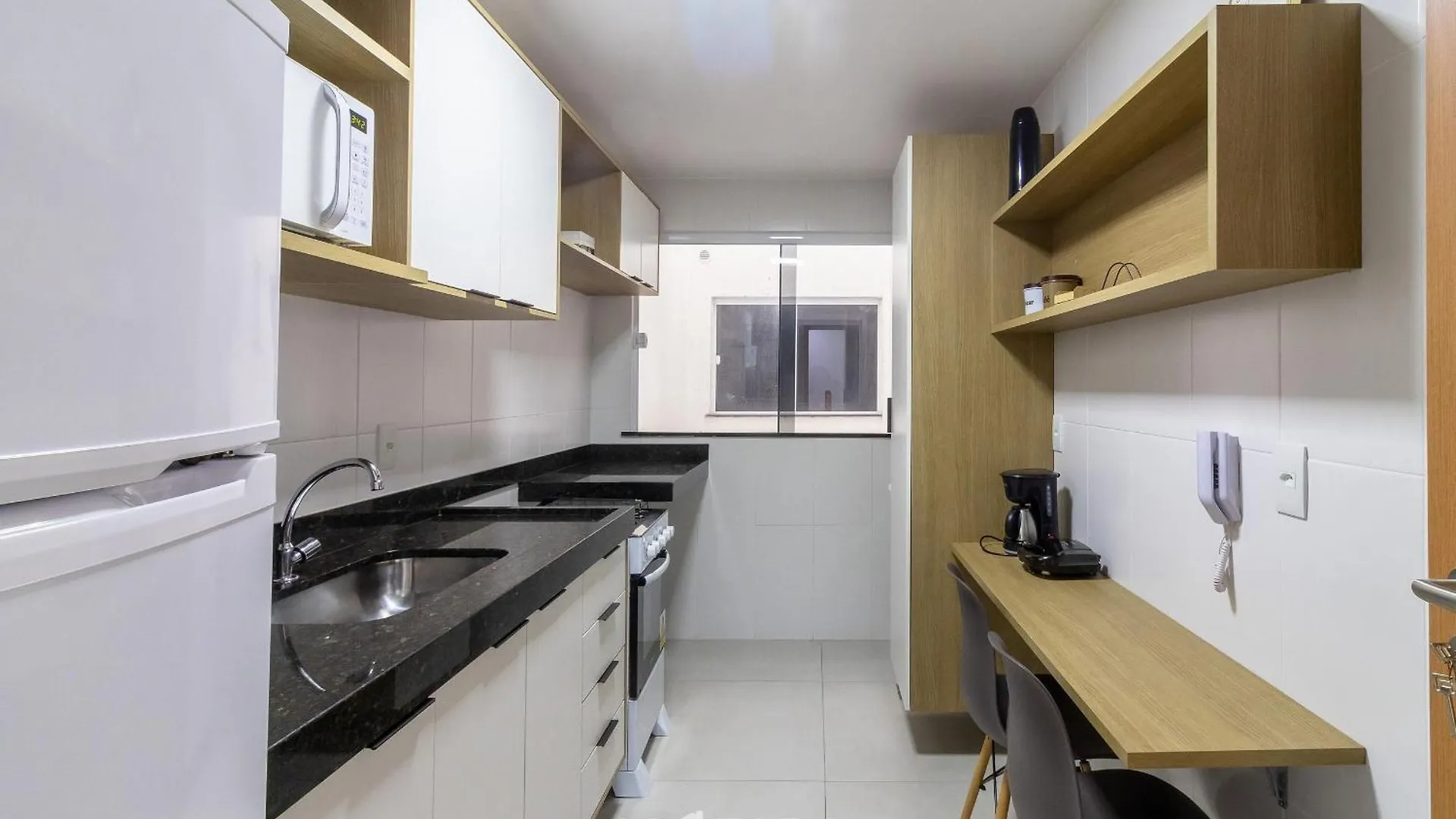 Lindo Apto Proximo A Praia Em Cabo Frio Emt203